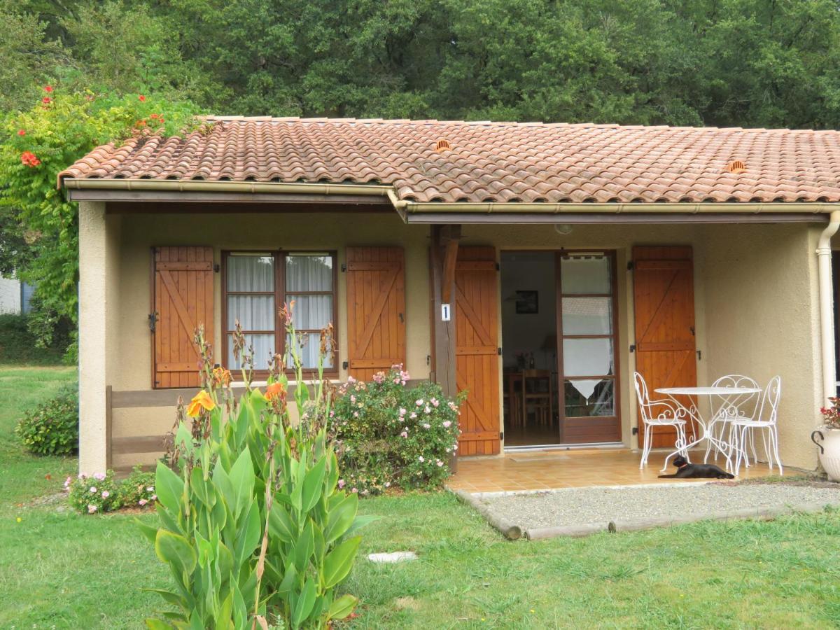 Bungalows Les Thuyas Эжени-ле-Бен Экстерьер фото