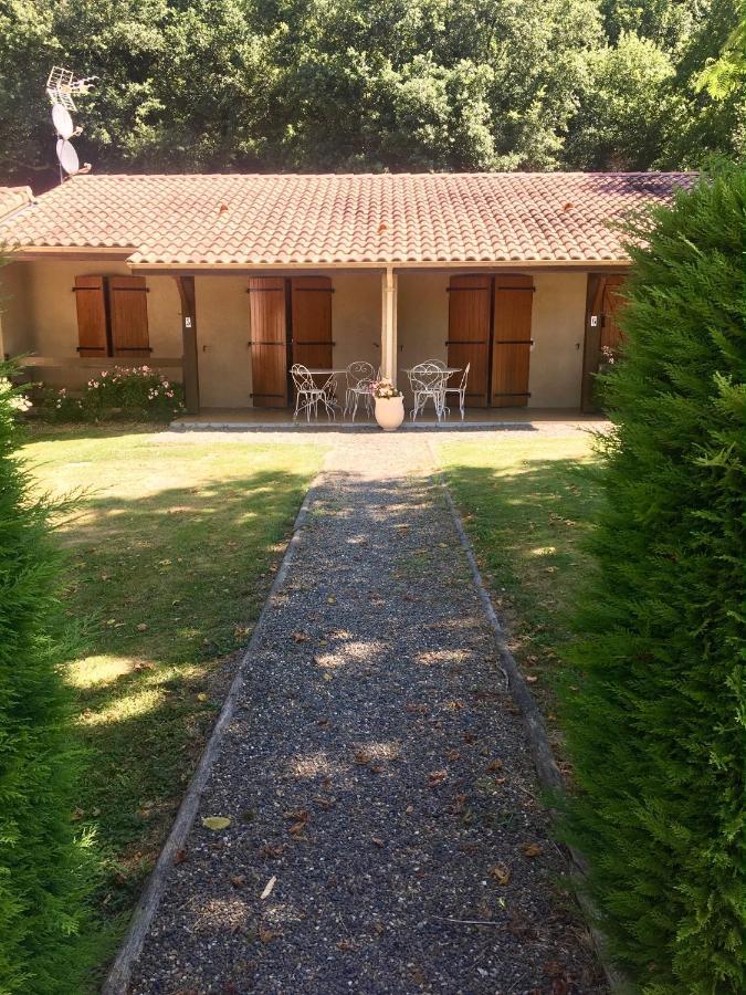 Bungalows Les Thuyas Эжени-ле-Бен Экстерьер фото
